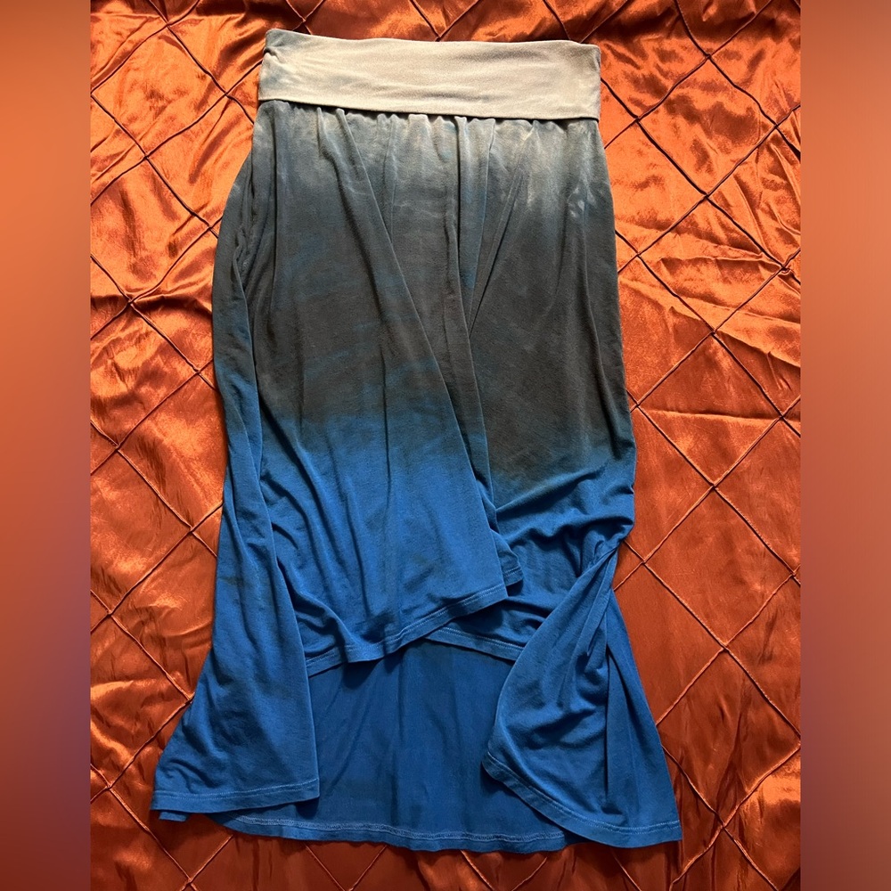Blue ombré high low skirt.  Pink lotus brand from Athleta.  Size xs